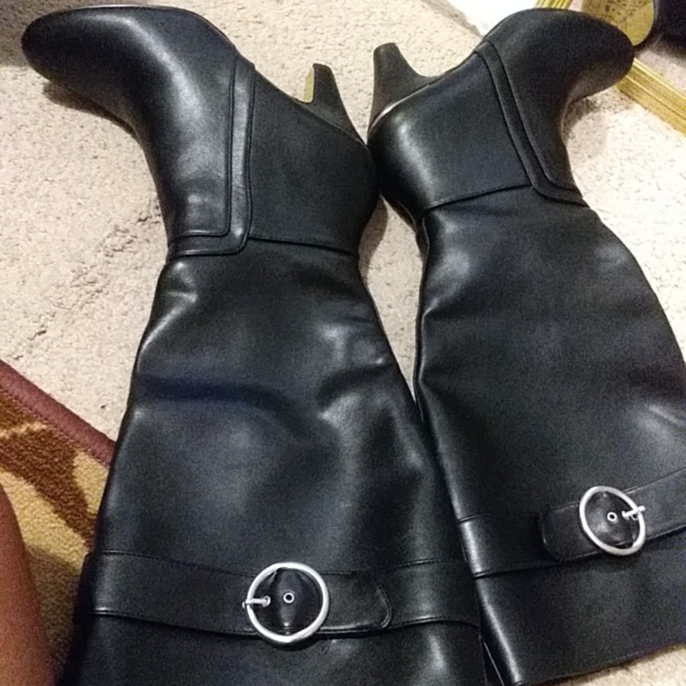 Bella Vita women's black boot sz 9 wide calf